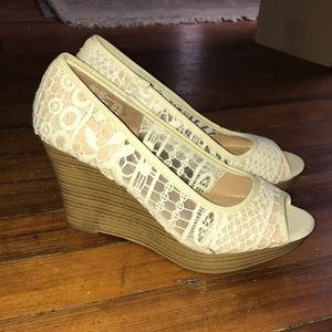 American Eagle Wedges